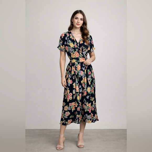 Vintage Dresses & Skirts - Vintage Floral Black Short Sleeve Wrap Dress Size 12 Tall